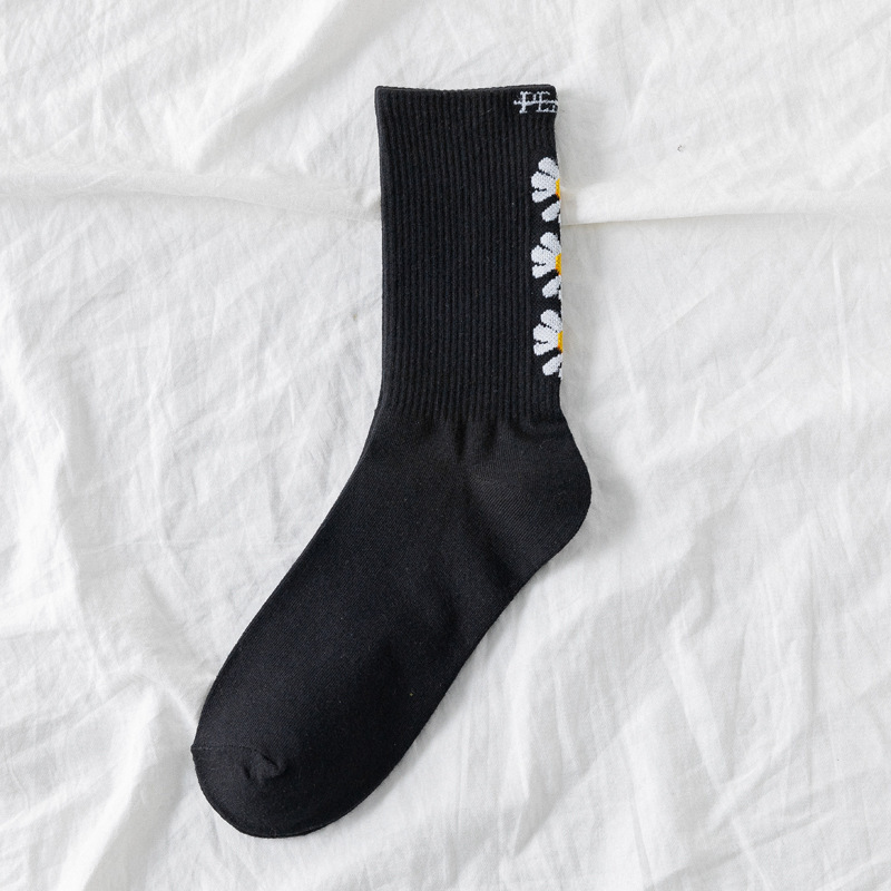 Socks For Men And Women Crew Socks Retro Trend Ins Casual Daisy Flowers HyunA Wind Situation
